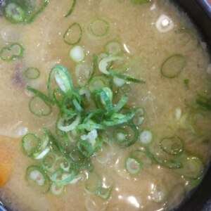 青ネギと根菜の豚汁！